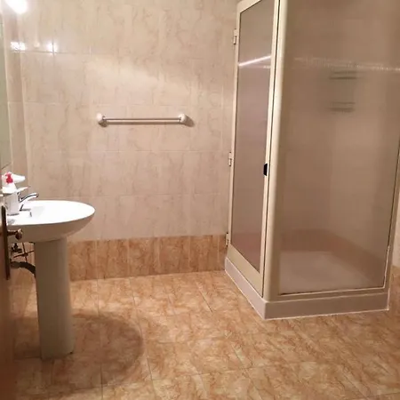 Bright One Bedroom Apartment *