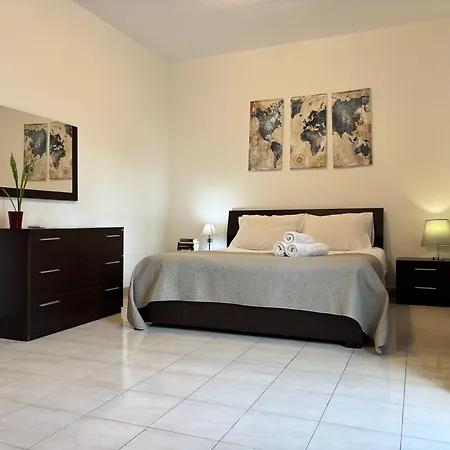 Apartment Bright One Bedroom *