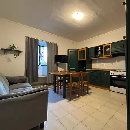 Bright One Bedroom *